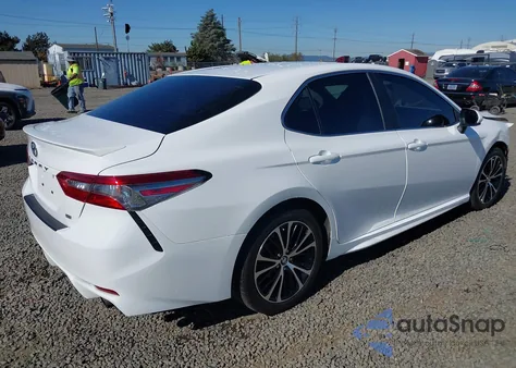 2018 Toyota Camry Se z USA, uszkodzony, nr VIN 4T1B11HK2JU136119